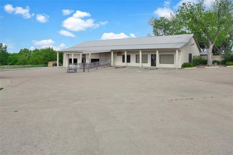 Photo of 815 Santa Fe Drive #100, Weatherford, TX 76086 (MLS # 21238459)