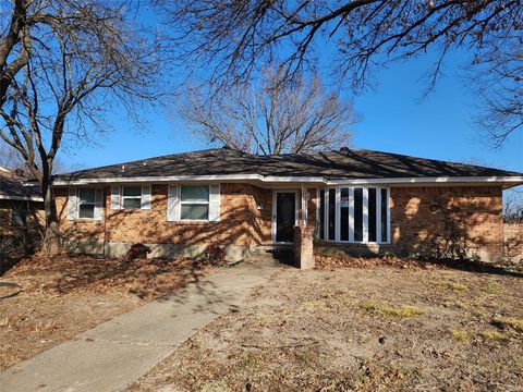 906 Pinedale Lane Dallas TX 75241