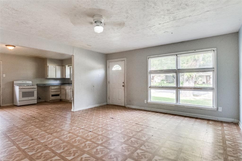 2912 Charles Drive