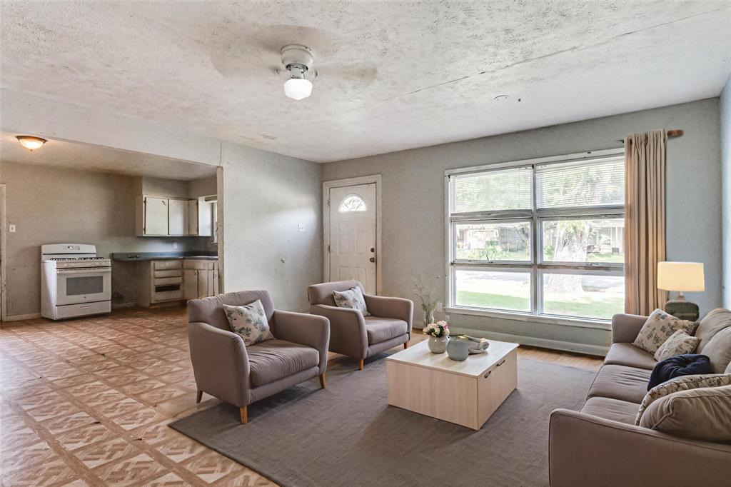 2912 Charles Drive