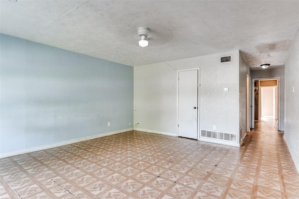 2912 Charles Drive