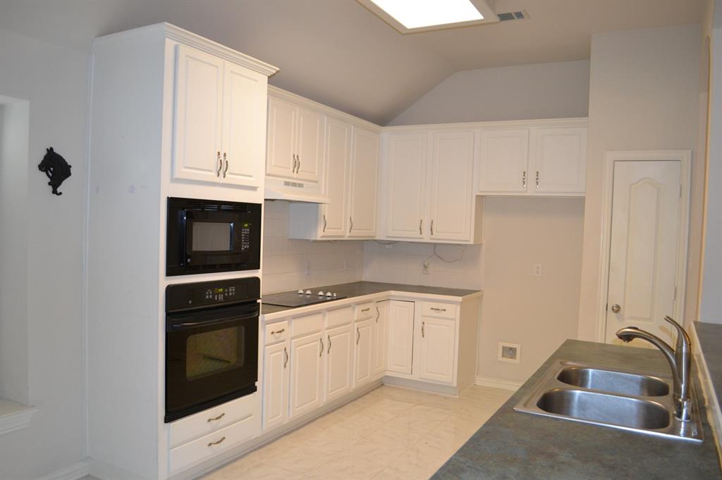 Villages Of Lake Forest #3 The - Residential Lease