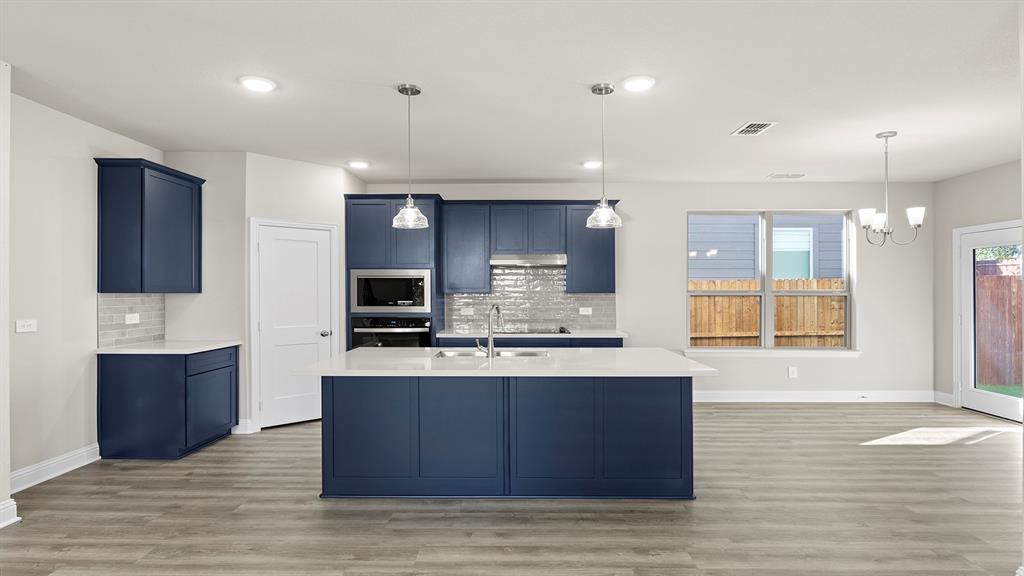 1624 Edgeway