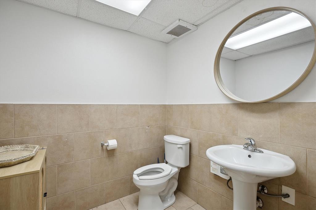 Strickland Add - Commercial Lease