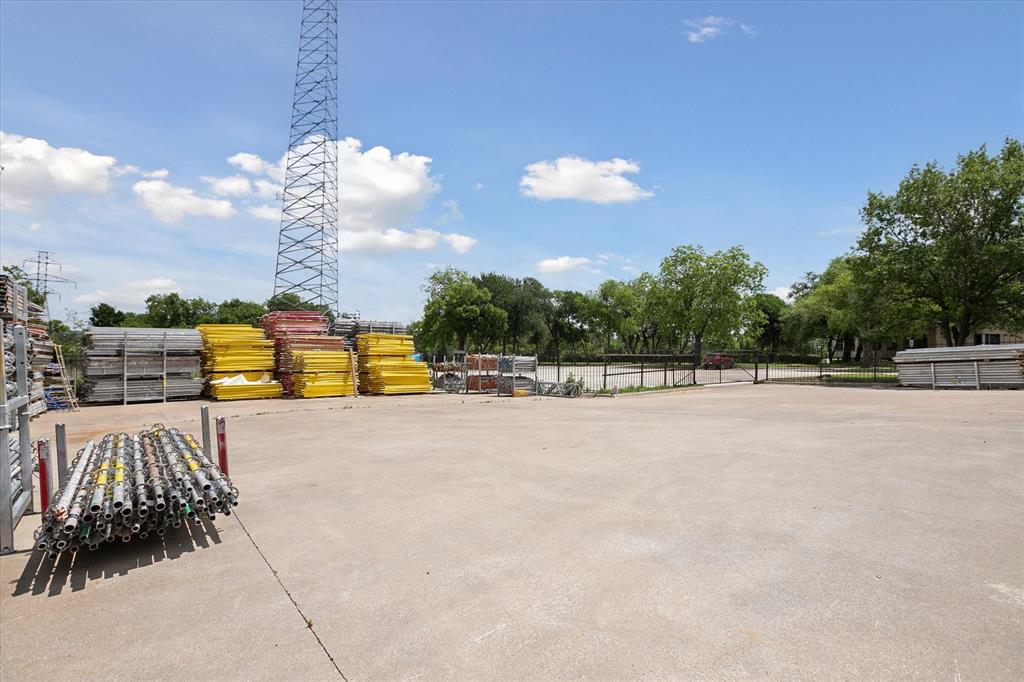 Strickland Add - Commercial Lease