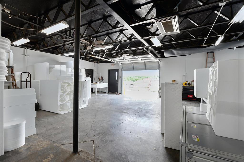 Strickland Add - Commercial Lease