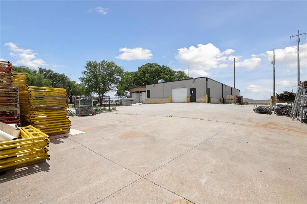 Strickland Add - Commercial Lease