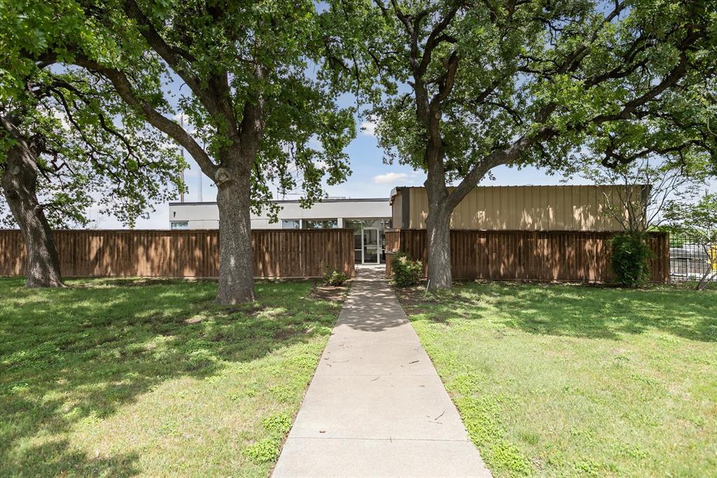 Strickland Add - Commercial Lease