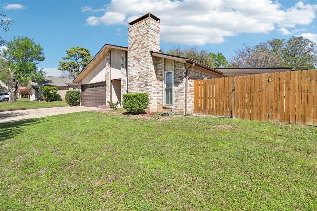 3216 Red Oak Lane