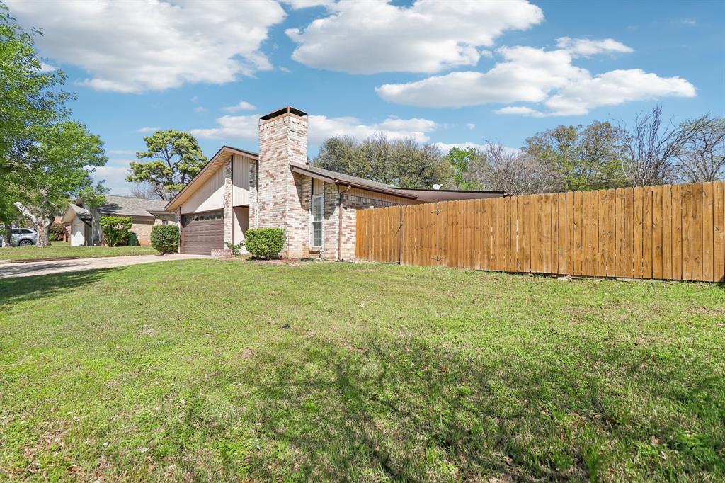 3216 Red Oak Lane