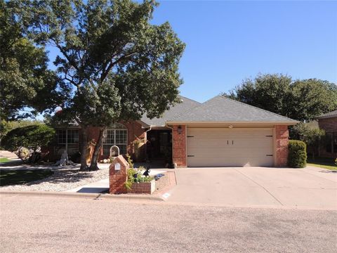 Photo of 31 Kings Cross St, Abilene, TX 79602 (MLS # 21101513) Photo of 31 Kings Cross St, Abilene, TX 79602 (MLS # 21101513)