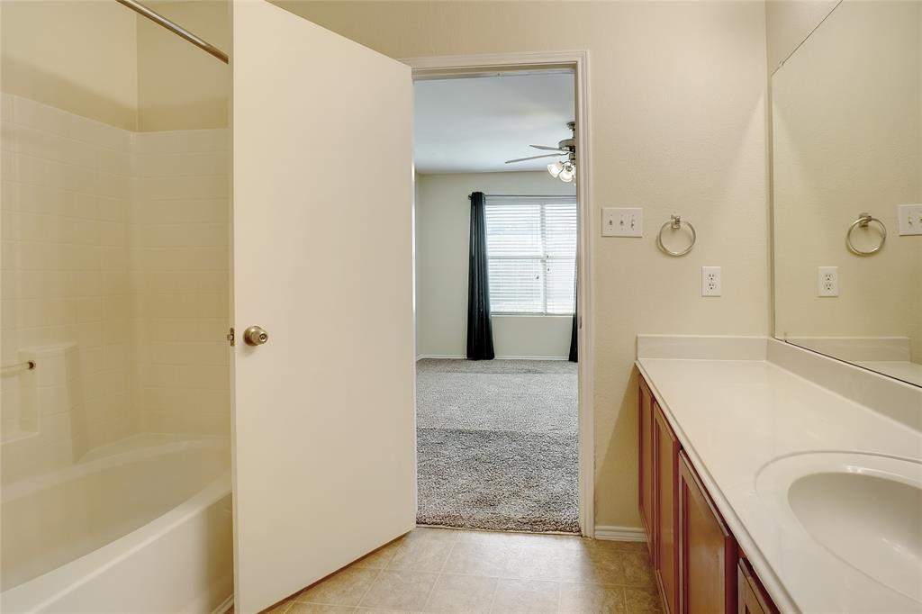 Villages Of Chisholm Ridge Th - Residential Lease