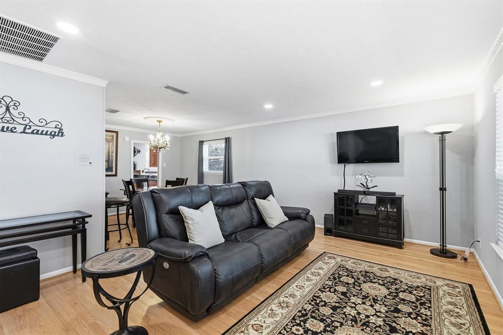 6256 Saratoga Circle