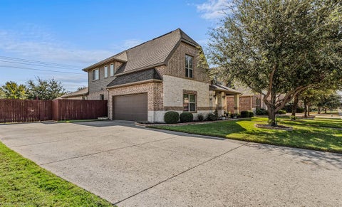 Photo of 1314 Oak Hill Lane, Murphy, TX 75094 (MLS # 21390486)