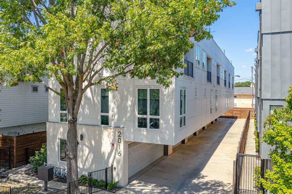 2016 N Fitzhugh Avenue 105