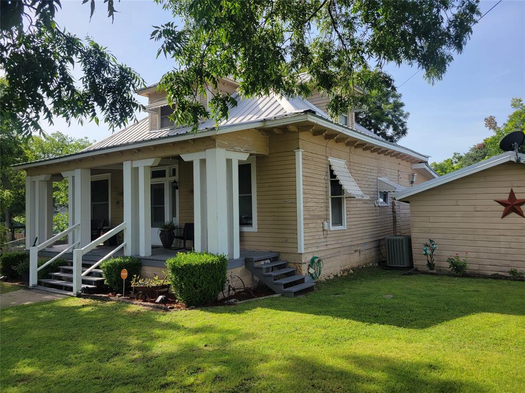 706 W Wrights Avenue