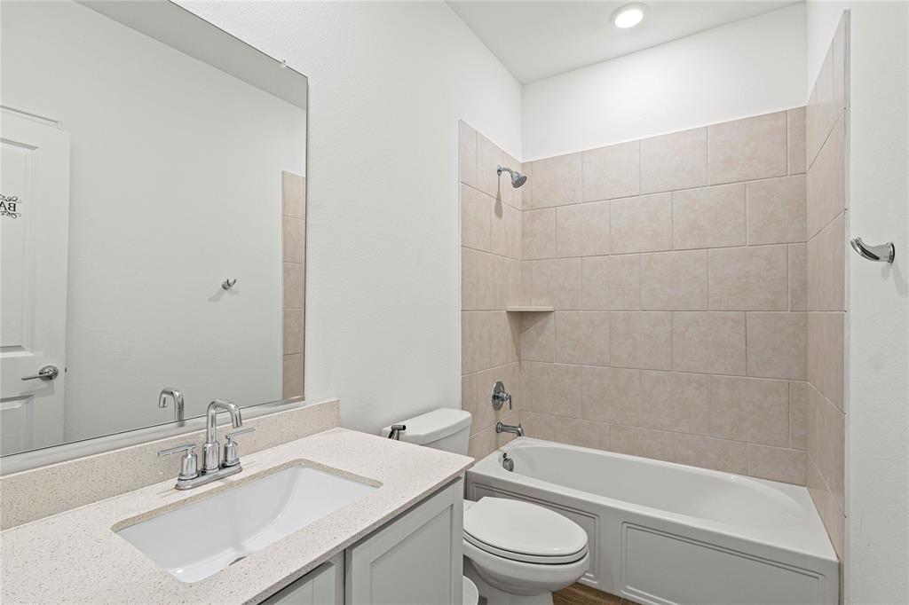 1804 Roadrunner Drive