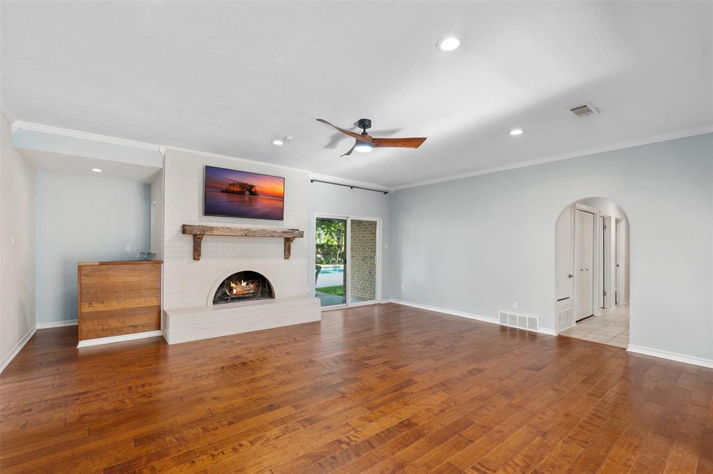 8416 Gladys Court