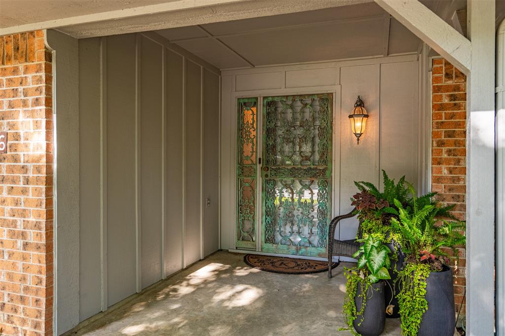 8416 Gladys Court