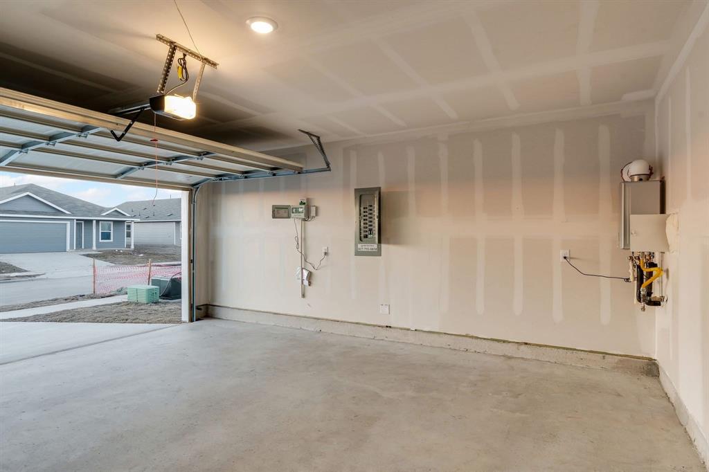 HONEY CREEK ADDITION, PHASE 2 - Residential Lease