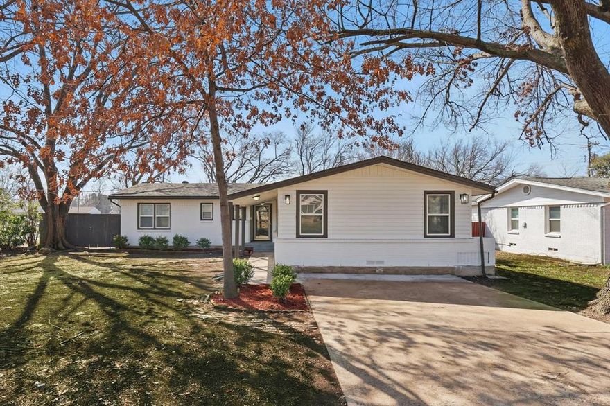 Priced to sell — renovated home in Lochwood with thoughtful updates and space to spare!

This beautifully renovated Lochwood home is ready for its next owner. The open-concept layout centers around a striking kitchen featuring an extended countertop with seating, brand new stainless steel appliances (including refrigerator), and abundant cabinetry for storage.

The primary suite is tucked away for privacy, complete with a walk-in closet and en-suite bath with dual sinks. A second bedroom also offers an en-suite with a shower-tub combo, ideal for guests or multi-generational living. The third bedroom doesn’t take a back seat, featuring an impressive 12’ x 8’ walk-in closet and easy access to a third full bath, also newly finished.

Storage is a standout feature here, with multiple hall closets, a deep linen closet, and a laundry room that doubles as a pantry or flex storage space.

Out back, a bright sunroom opens to the fenced yard—perfect for morning coffee or evening get-togethers. A detached one-car garage sits just steps away.

With new flooring, paint (inside and out), trim, lighting, fans, and fixtures throughout, this home blends modern convenience with classic Lochwood charm. Don't miss the opportunity to make this one yours today!