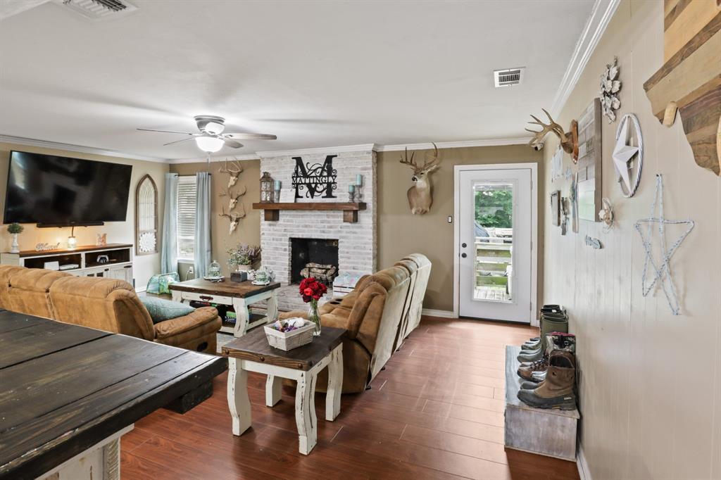 BLK: 6, LOT: 1, ADDN: WOODLAND ACRES - Residential