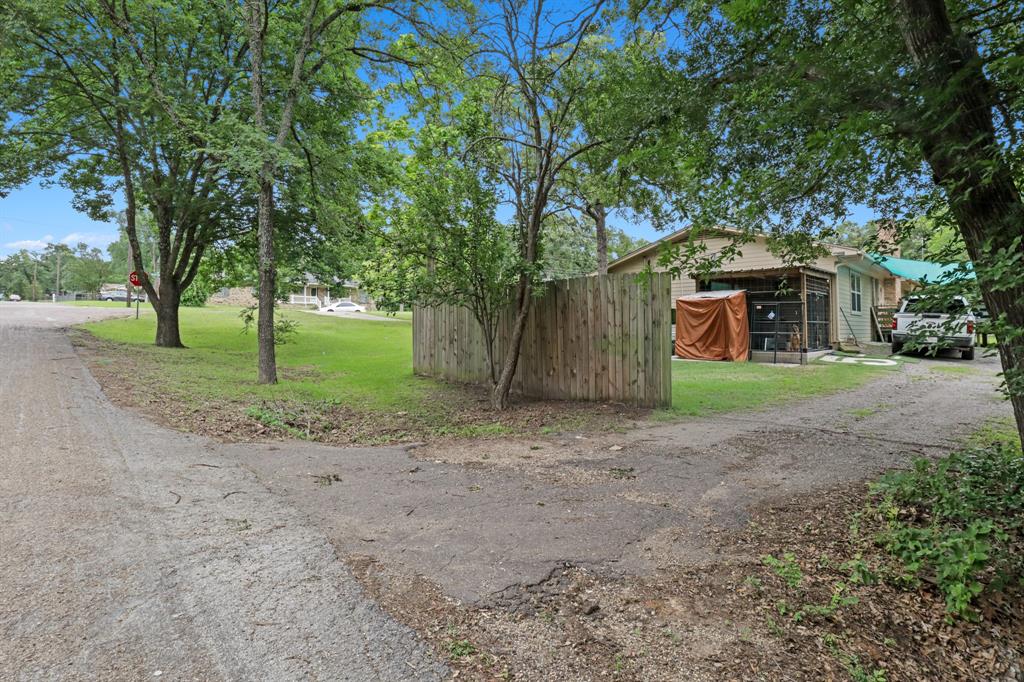 BLK: 6, LOT: 1, ADDN: WOODLAND ACRES - Residential
