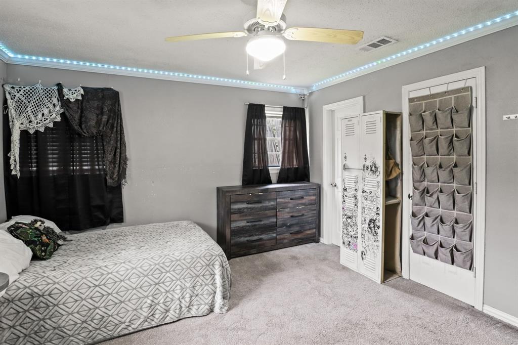 BLK: 6, LOT: 1, ADDN: WOODLAND ACRES - Residential