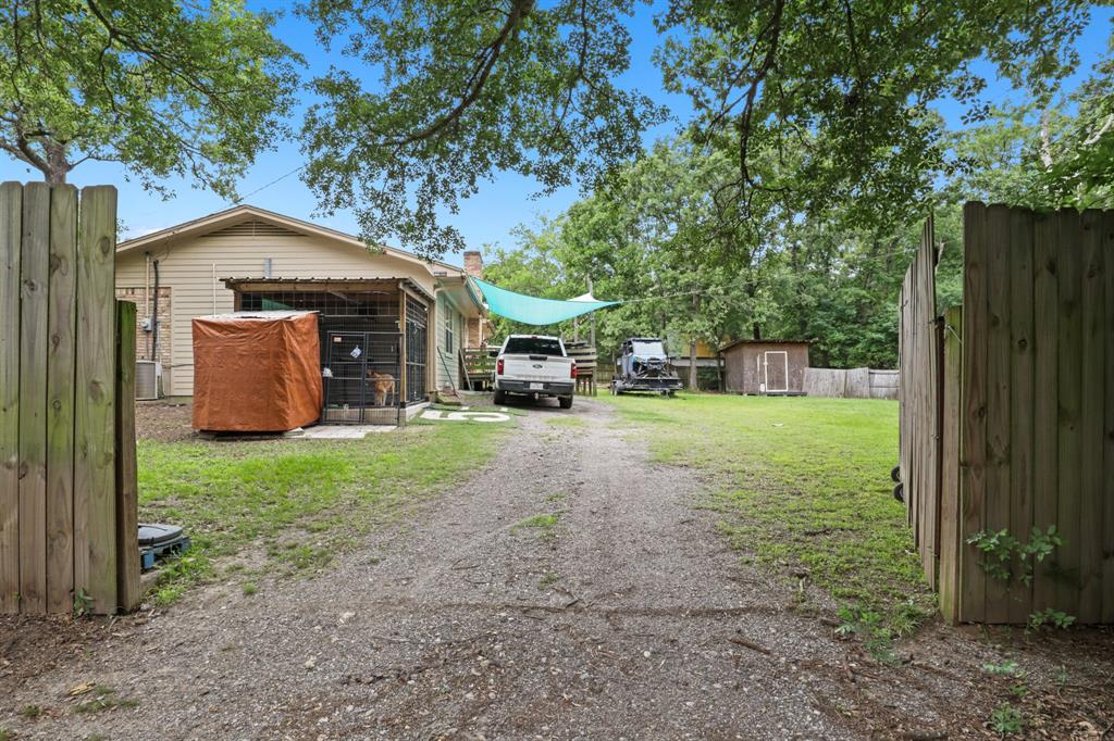 BLK: 6, LOT: 1, ADDN: WOODLAND ACRES - Residential
