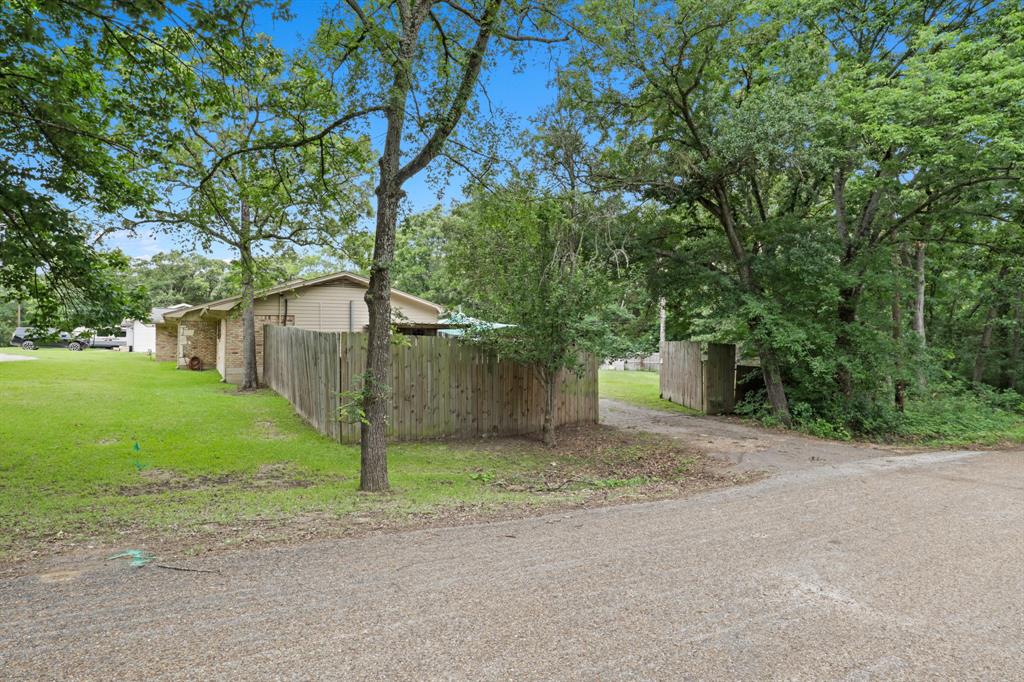 BLK: 6, LOT: 1, ADDN: WOODLAND ACRES - Residential