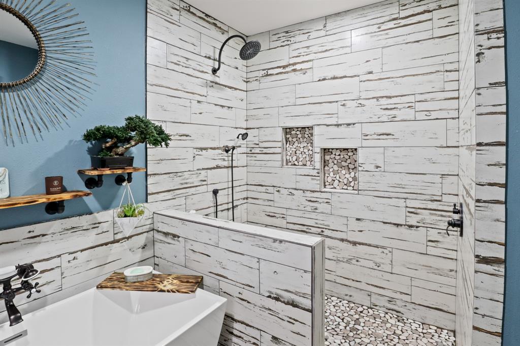 BLK: 6, LOT: 1, ADDN: WOODLAND ACRES - Residential