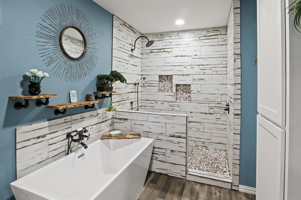BLK: 6, LOT: 1, ADDN: WOODLAND ACRES - Residential