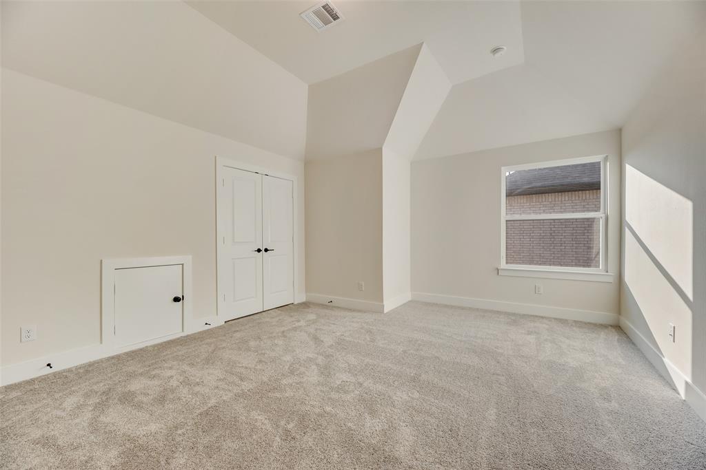 VILLAGES OF CREEKWOOD PHASE 2 - Residential Lease