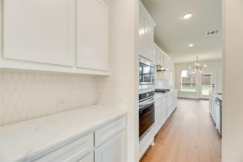 VILLAGES OF CREEKWOOD PHASE 2 - Residential Lease