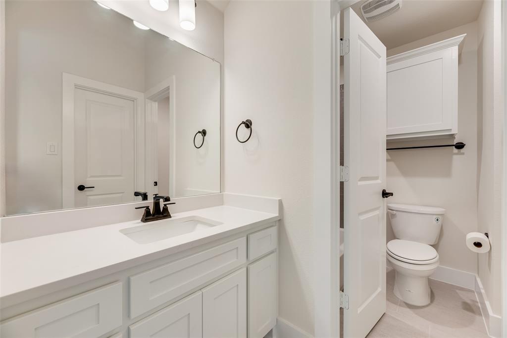 VILLAGES OF CREEKWOOD PHASE 2 - Residential Lease