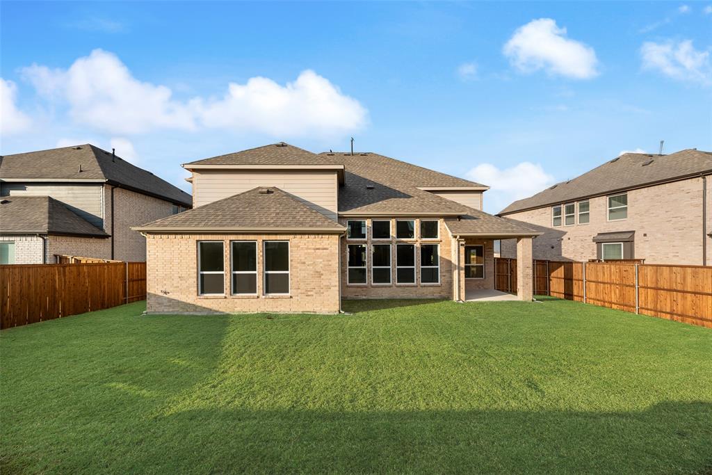 VILLAGES OF CREEKWOOD PHASE 2 - Residential Lease