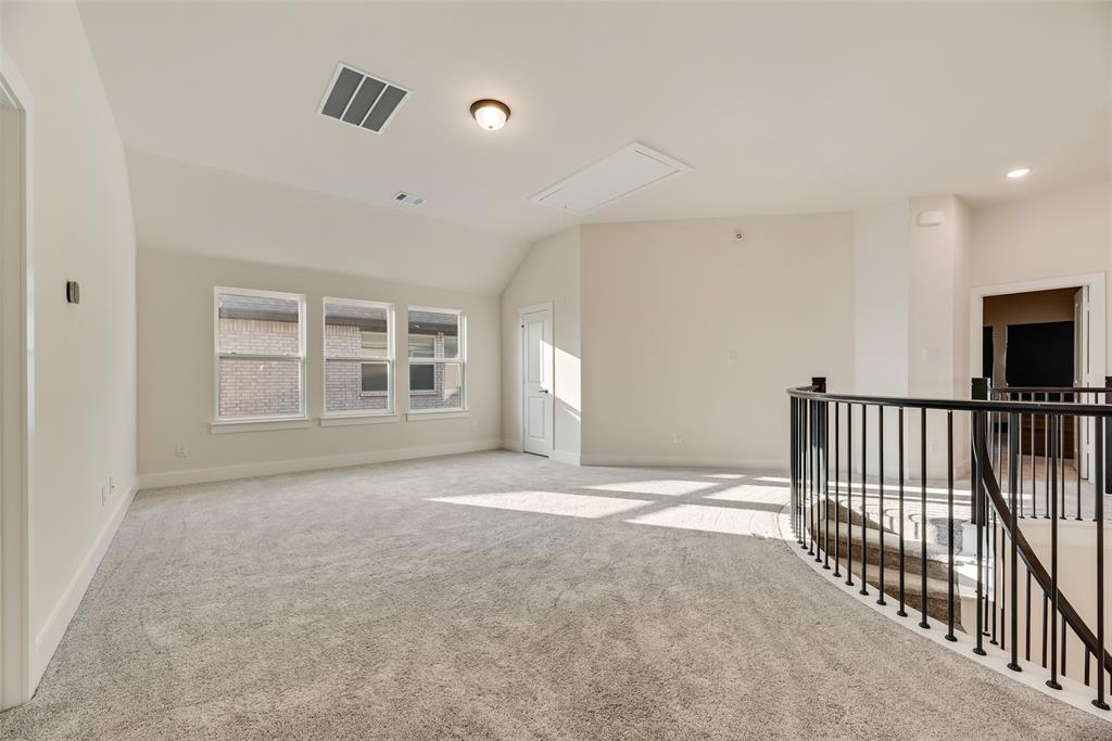 VILLAGES OF CREEKWOOD PHASE 2 - Residential Lease