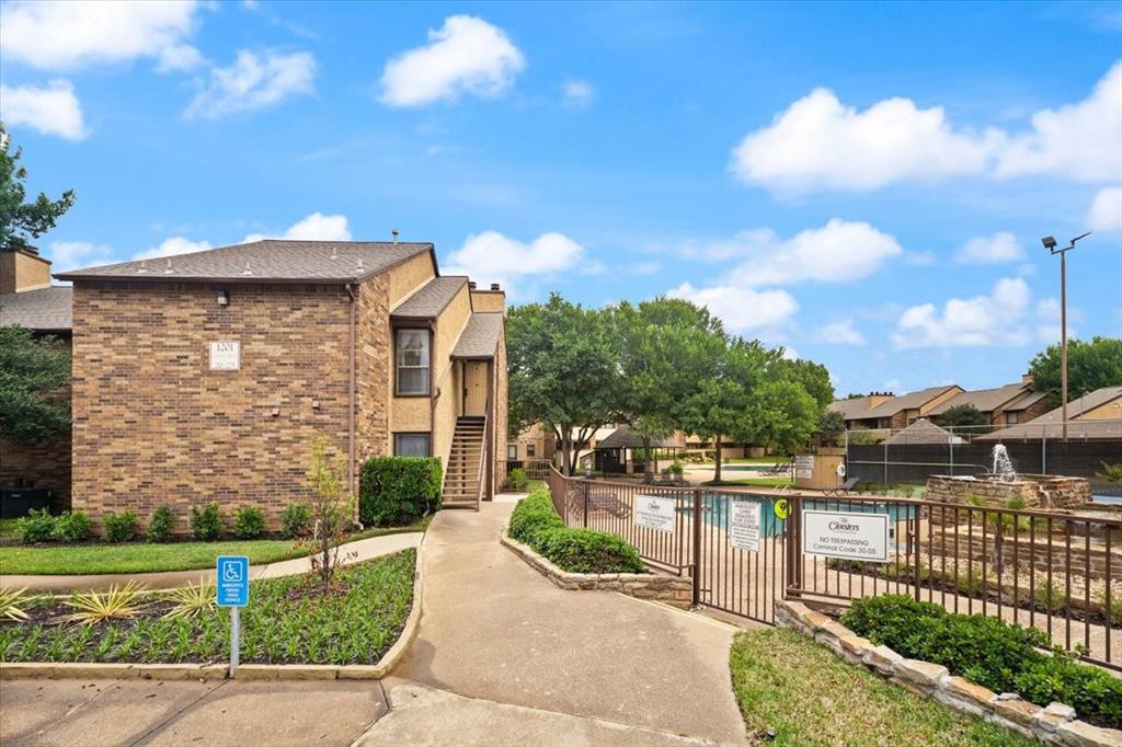 Cloisters Condo The - Residential