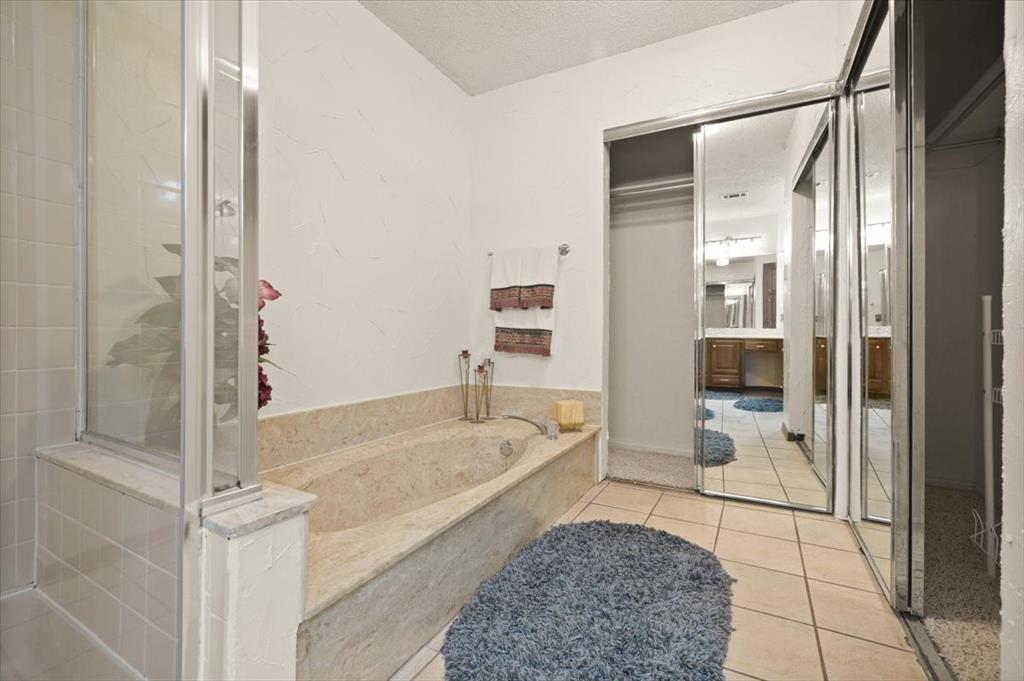 Cloisters Condo The - Residential