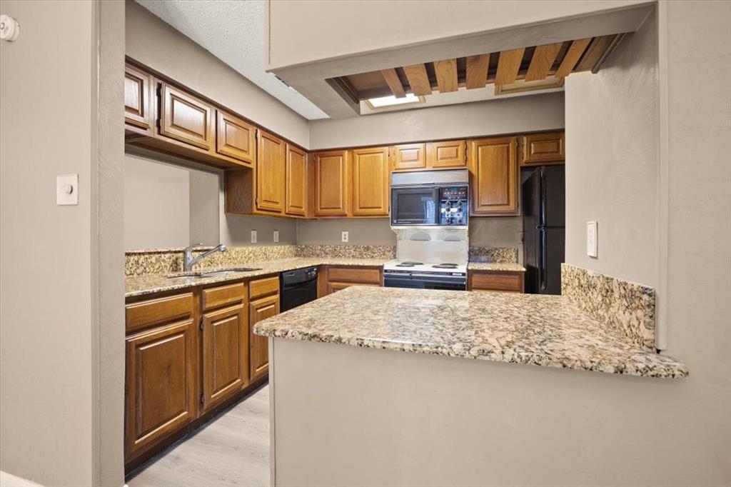 Cloisters Condo The - Residential