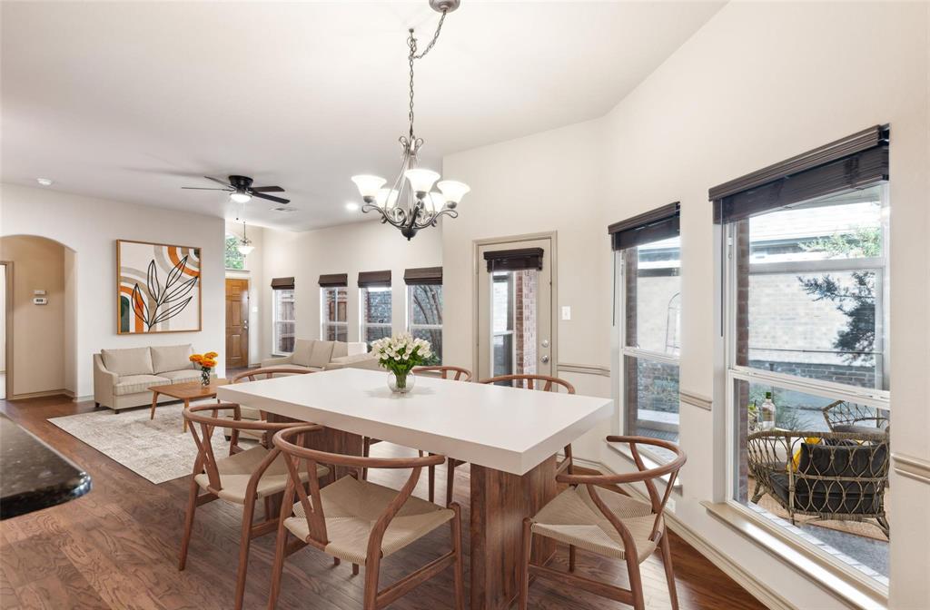 7586 Saint Stephens Square