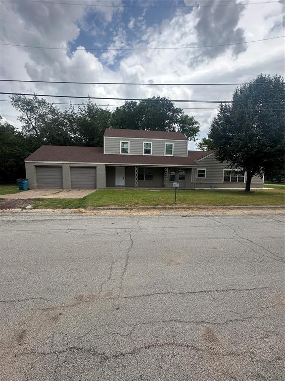 Photo 1 of 16 — 701 Hulme Street, Bowie, TX 76230