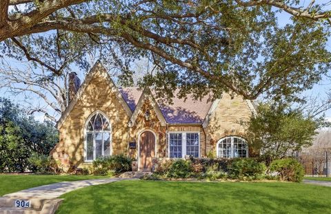 904 Clermont Avenue Dallas TX 75223