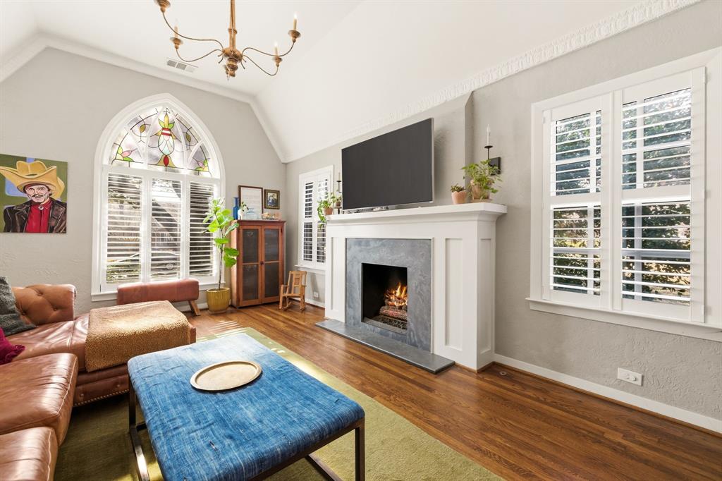 Hollywood - Residential