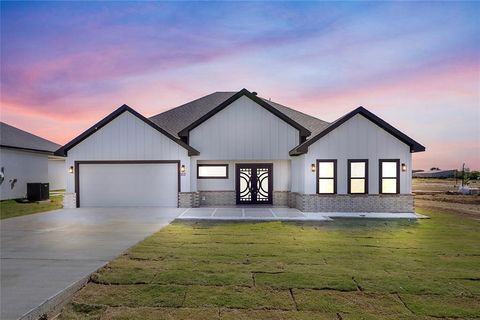 Photo of 103 Lawson Avenue, Mabank, TX 75147 (MLS # 21094875)