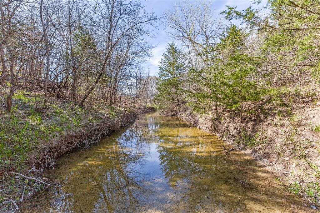 2525 Private Road 6040