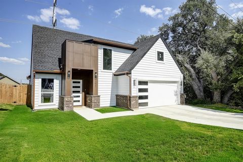 5807 Black Pine Circle Granbury TX 76048