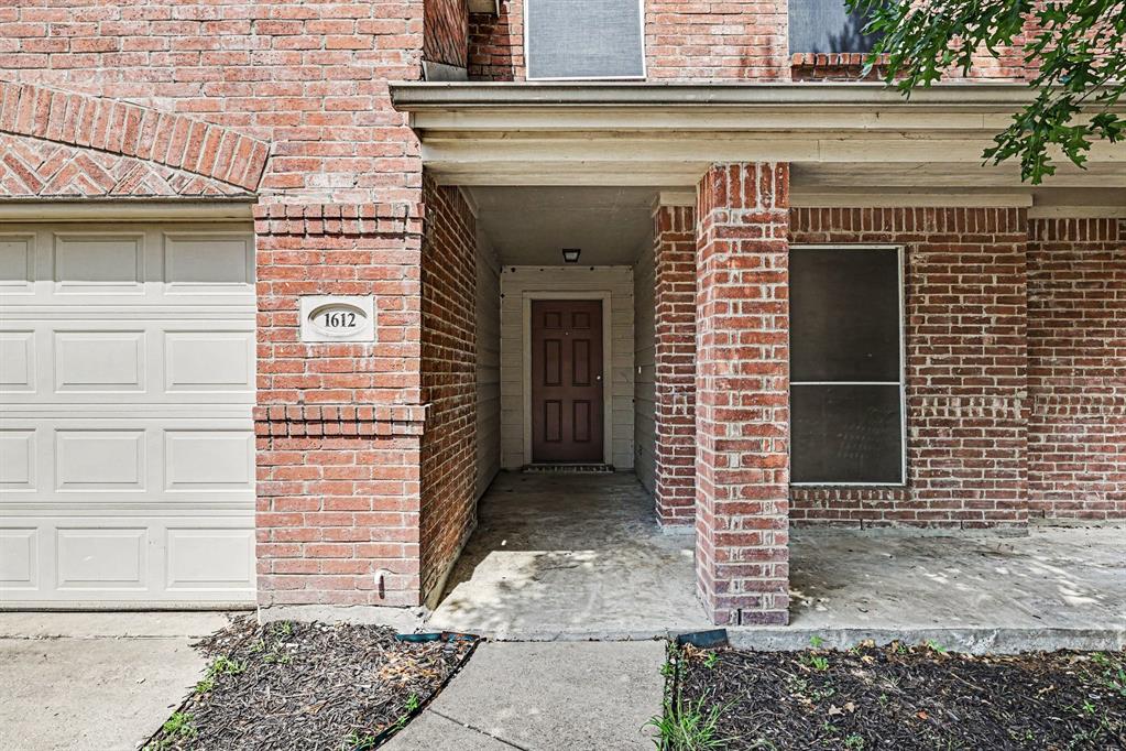 1612 Cardinal Way