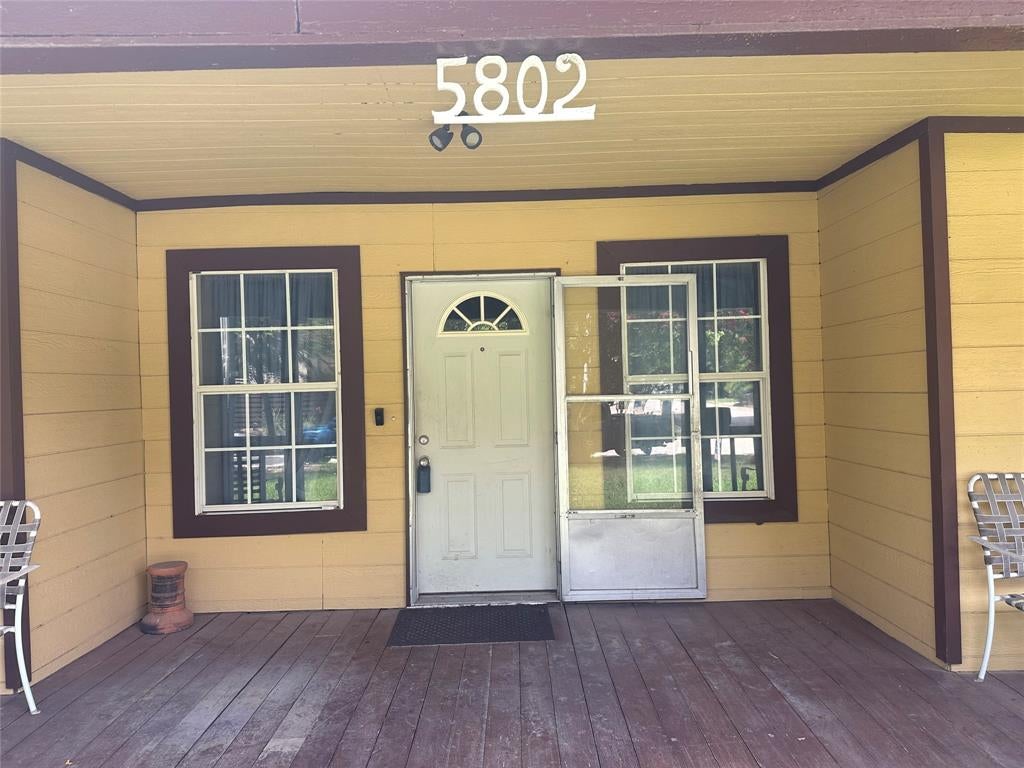5802 Hudson
