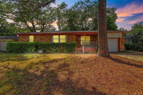 1221 Simpson Drive Hurst TX 76053